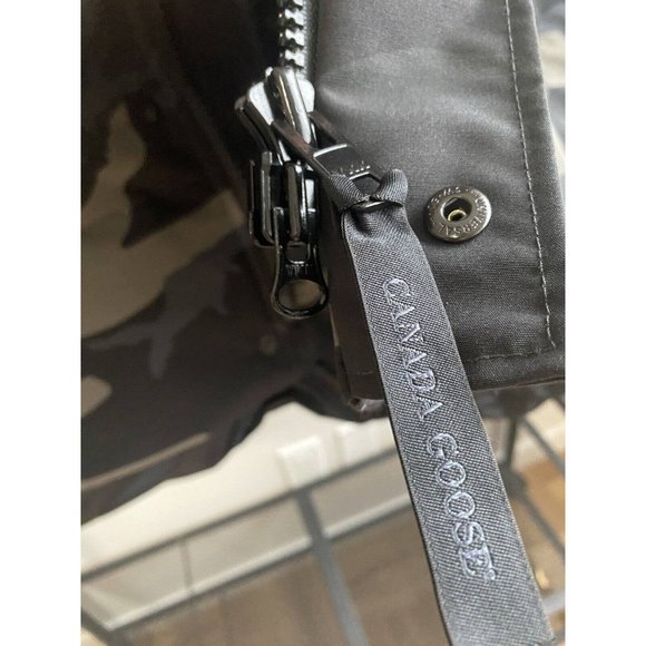 NWT Canada Goose Men's Macmillan Black Label Black Camo (SMALL) - Picture 4 of 5